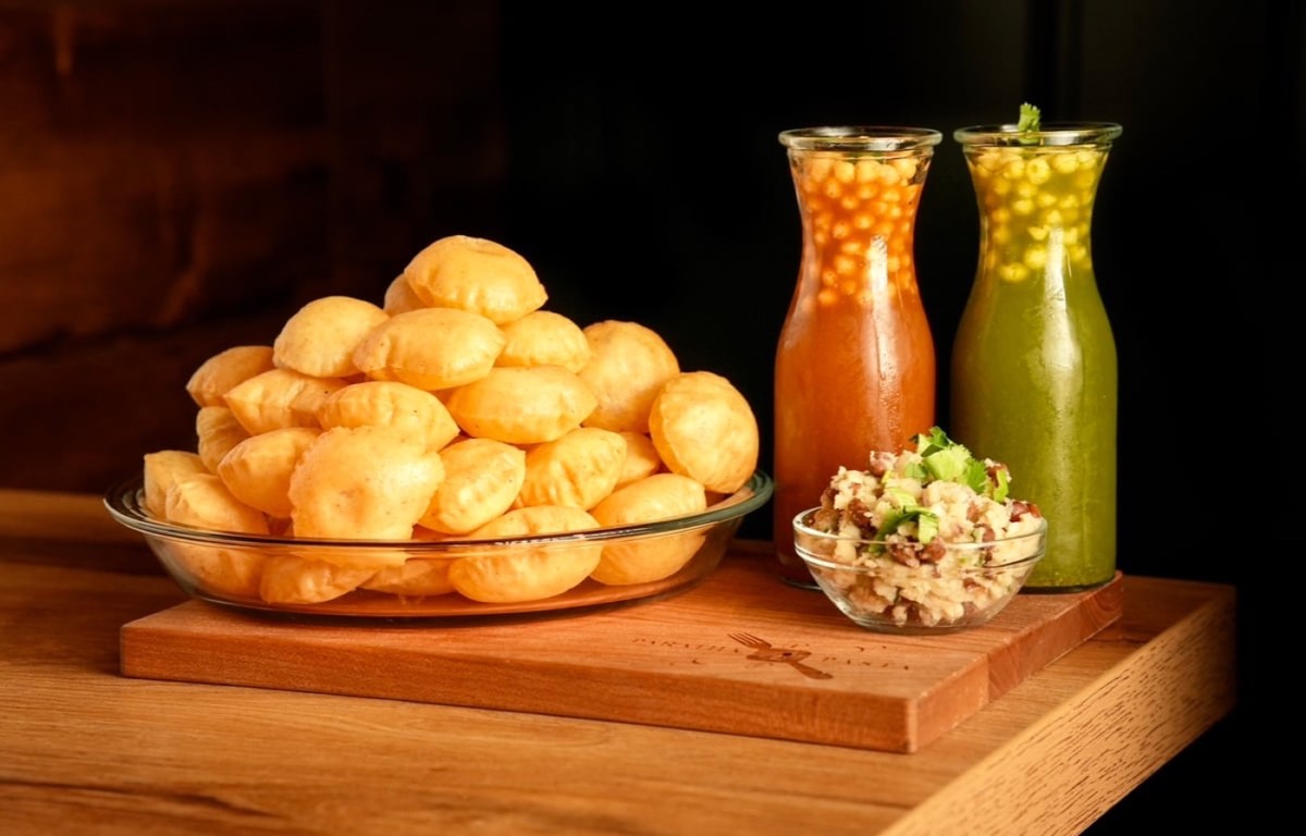 Golgappe with flavoured waters
